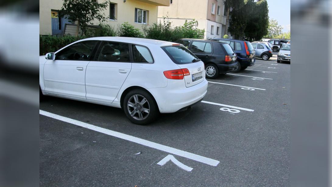 Szolgálati kocsival is igényelhető parkolóhely Kolozsváron