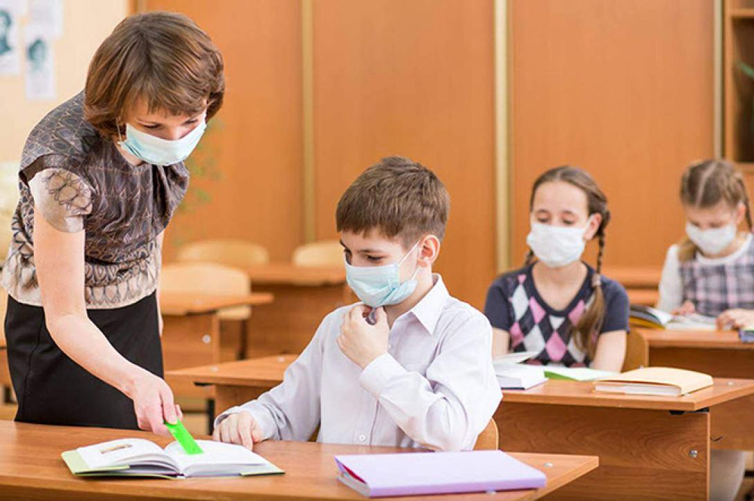 Az iskolákban ellenőrzik az egészségvédelmi szabályok betartását