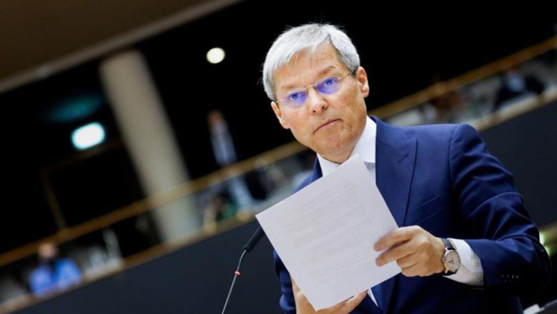 Cioloș egyszínű USR-kormány  számára kért bizalmat a parlamenttől