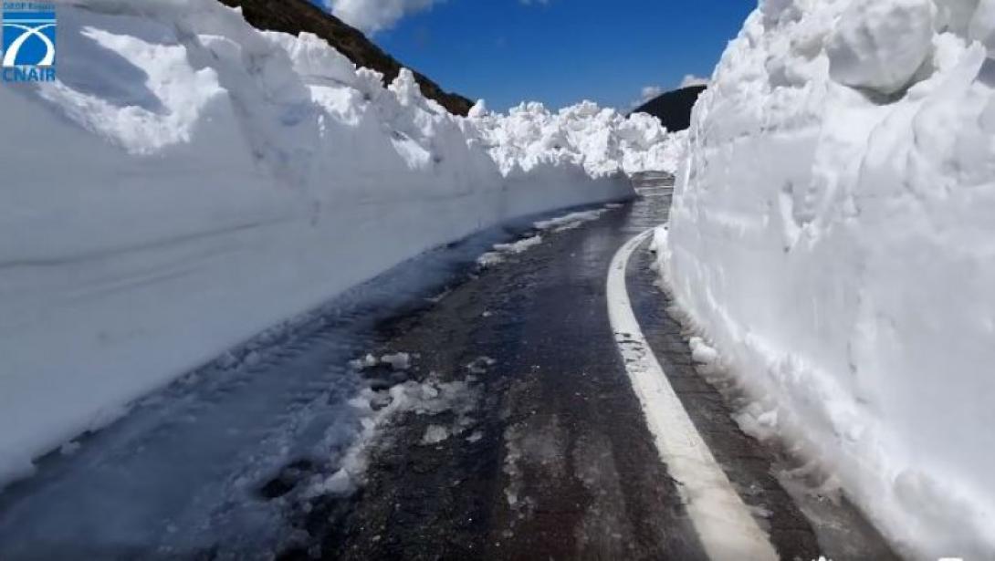 VIDEÓ – Hóeltakarítás a Transzfogarasi úton