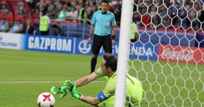 Konföderációs Kupa: Claudio Bravo a döntőbe védte Chilét