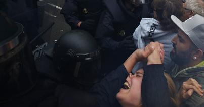 Katalán népszavazás: 337 ember sérült meg az összecsapásokban