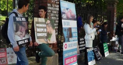 VIDEÓ - Abortuszellenes tüntetés a Mikó utcában