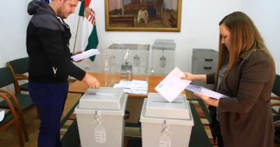 Sokan szavaznak Magyarország Kolozsvári Főkonzulátusán