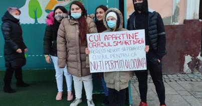 Online tüntettek a roma kilakoltatottak