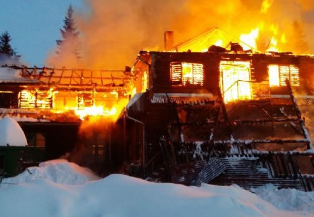 A kommandói iskola épületének negyede semmisült meg a tűzben