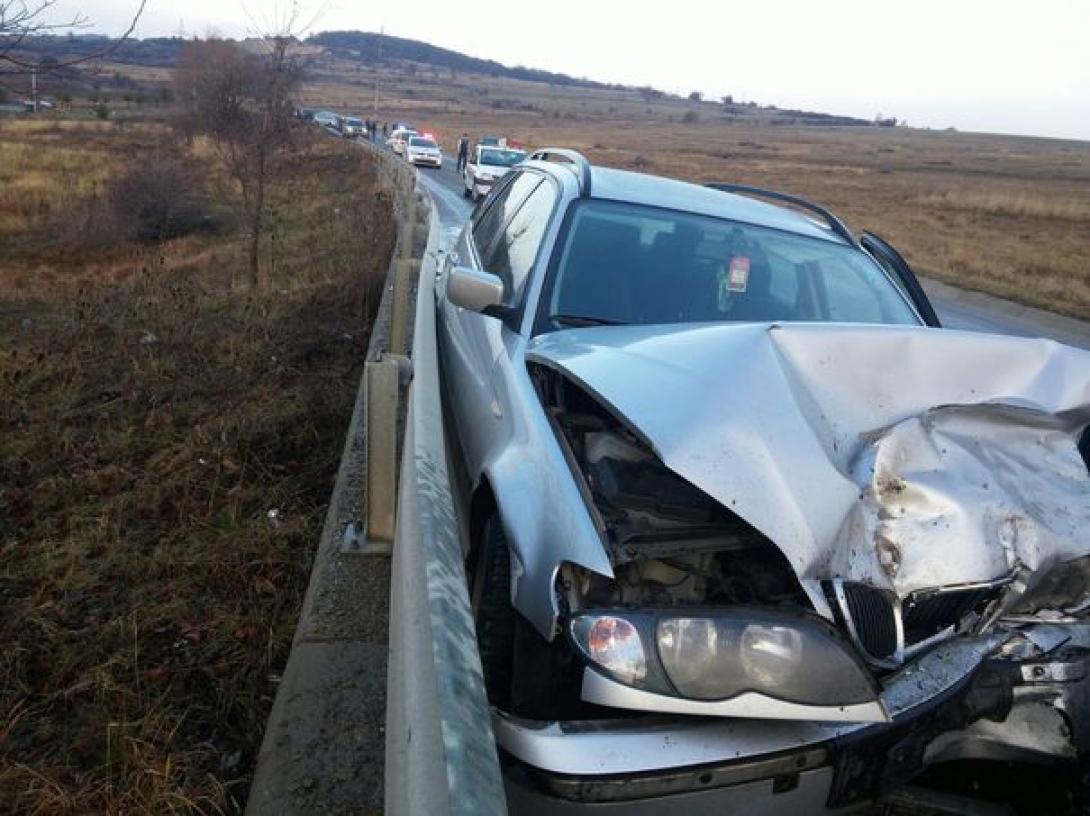 Iskolába tartó gyermekeket ütött el egy autó