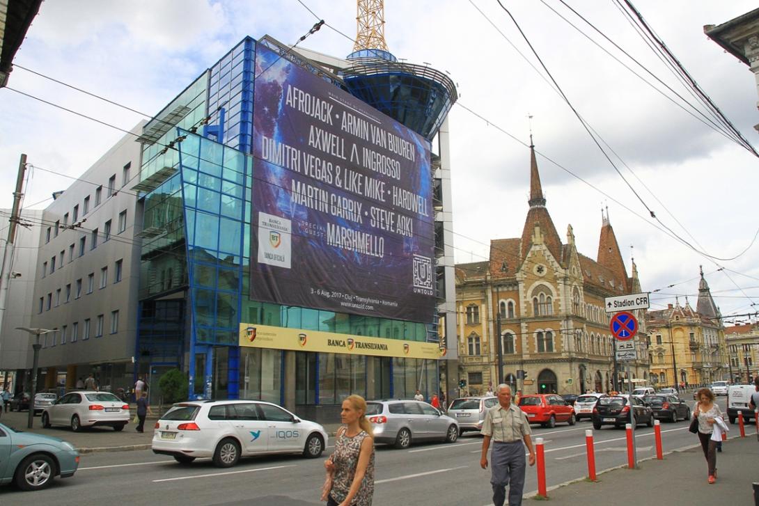 Újabb sikertelen közvita a reklámpannókról