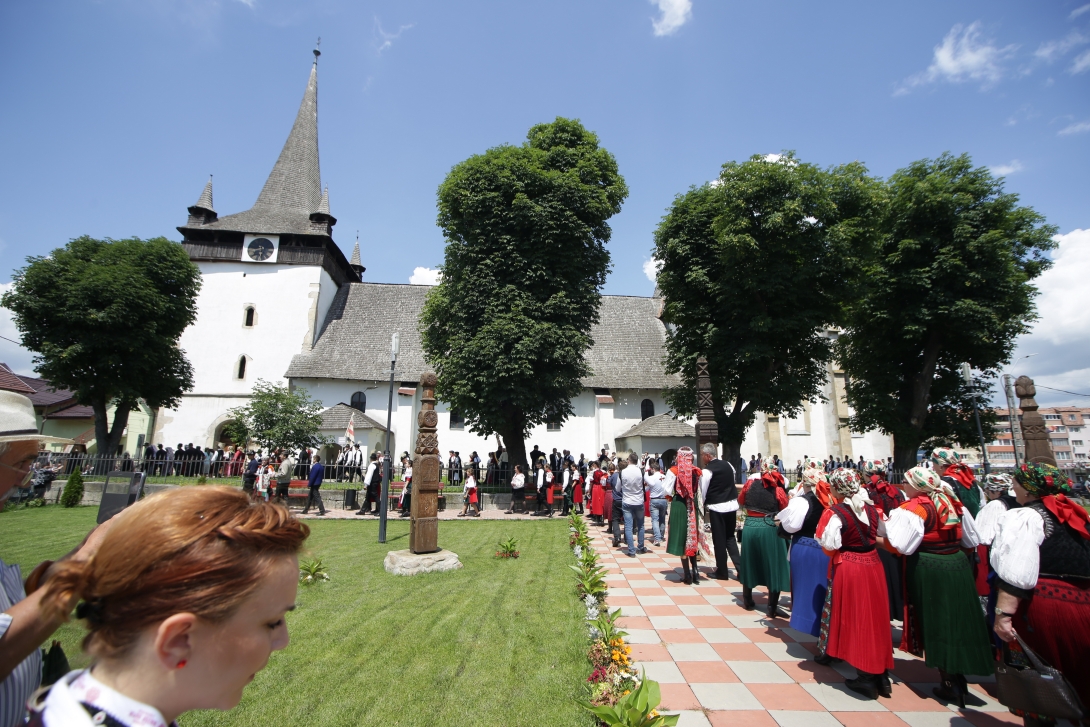 Magyar napos kettős szivárvány cifra Kalotaszegtől Felszegig