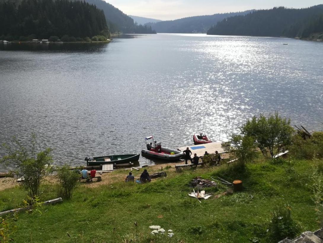 Leállították a keresést a Bélesi tavon