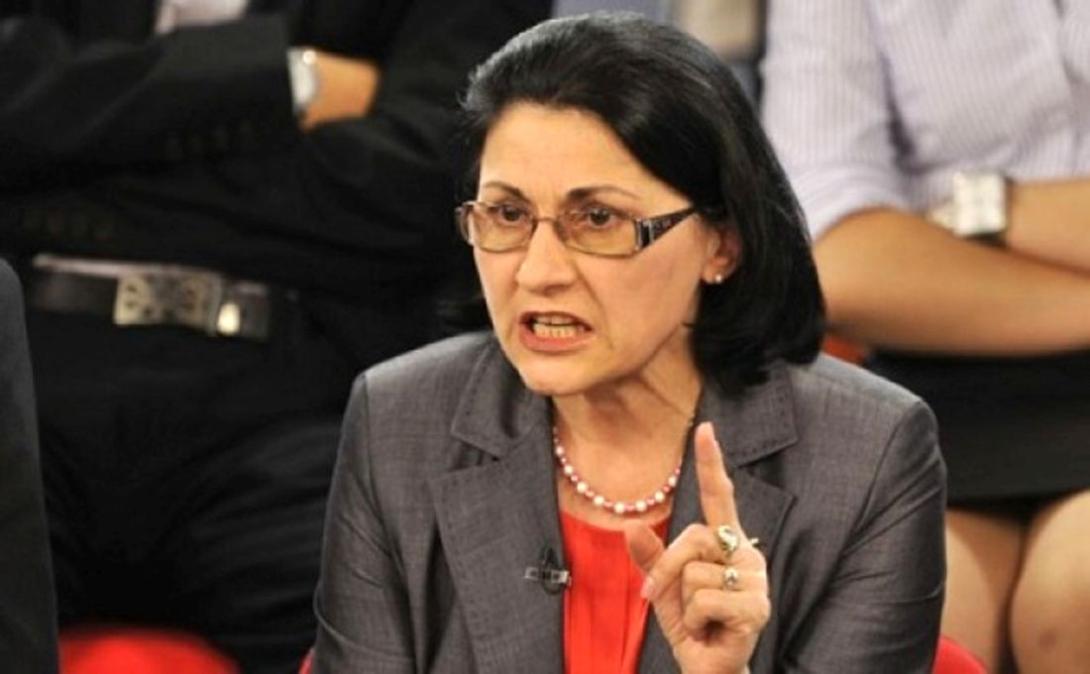 Ecaterina Andronescu: Dragnea, egy lépést hátra!