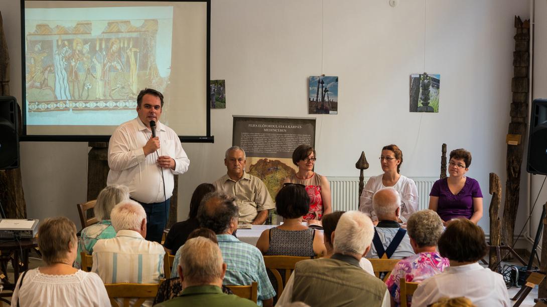 Értékes könyv Erdély védőszentjéről, a lovagkirályról