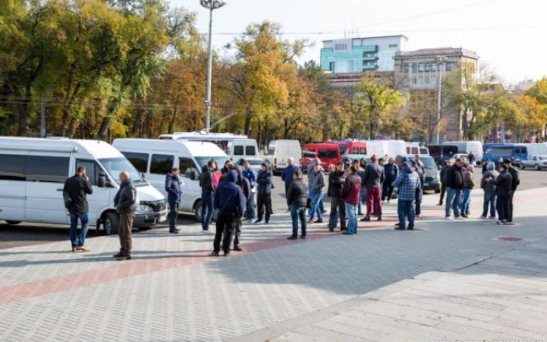 Felfüggesztették a sztrájkot a fuvarozók