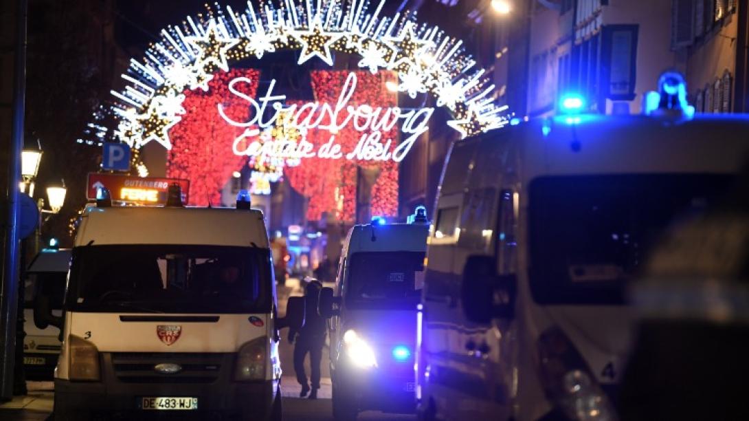 LÖVÖLDÖZÉS STRASBOURGBAN: HÁROM HALOTT, SZÖKÉSBEN A MERÉNYLŐ (FRISSÍTVE)