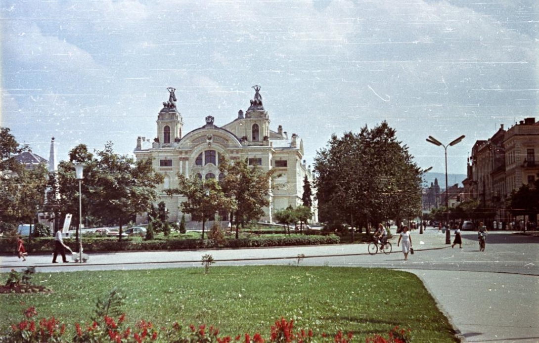 „Komolyan veszem, hogy minden mindennel összefügg” (3.)