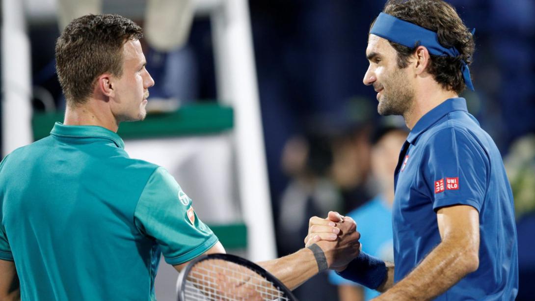 Dubaj: Szoros meccsen kapott ki Fucsovics Federertől