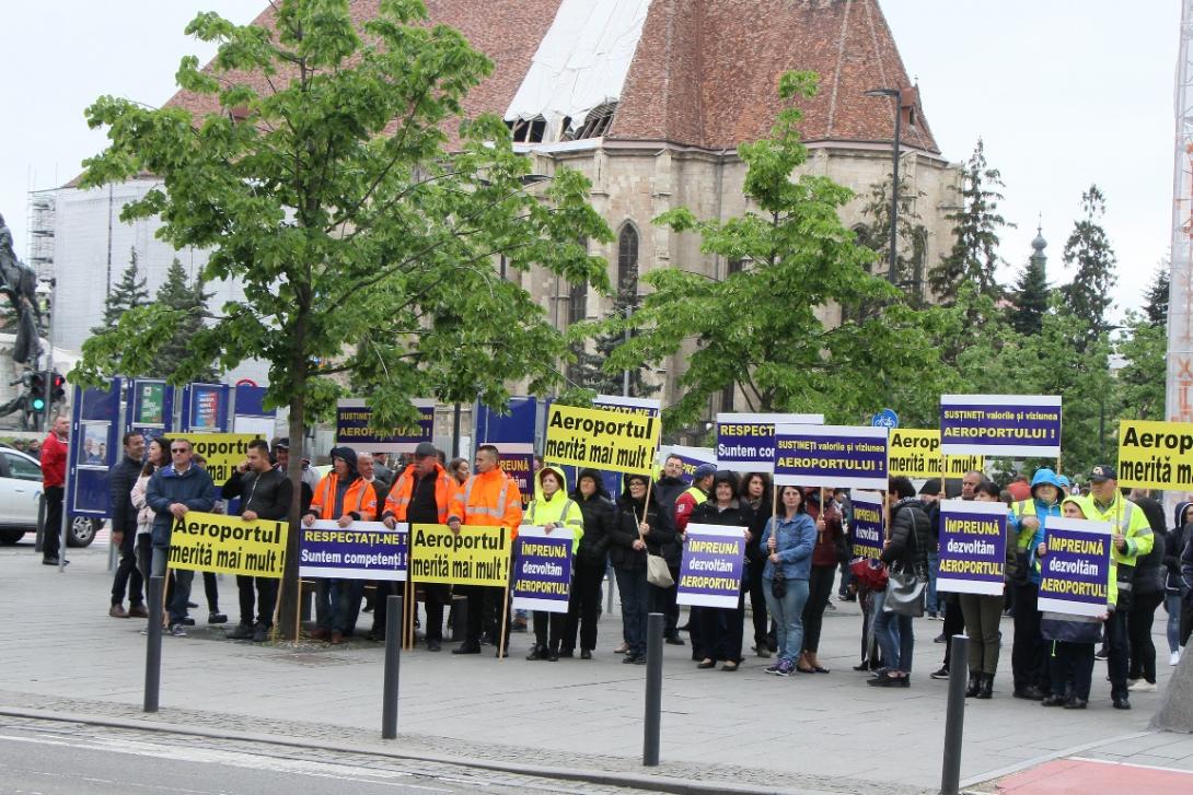 Tovább sztrájkolnak a reptéri alkalmazottak