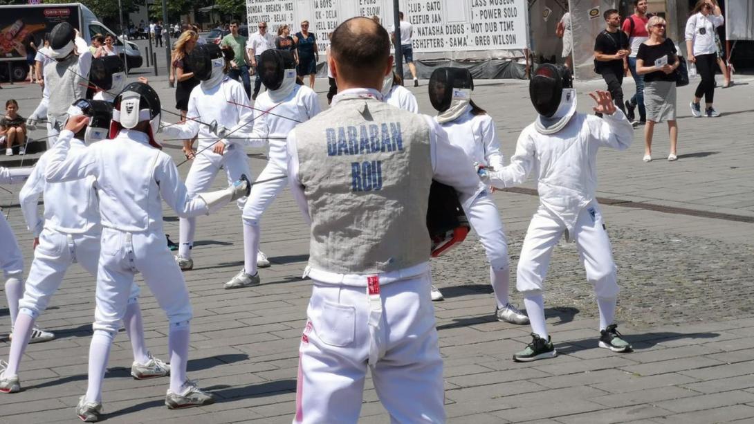 Centenáriumi vívás a hőségben