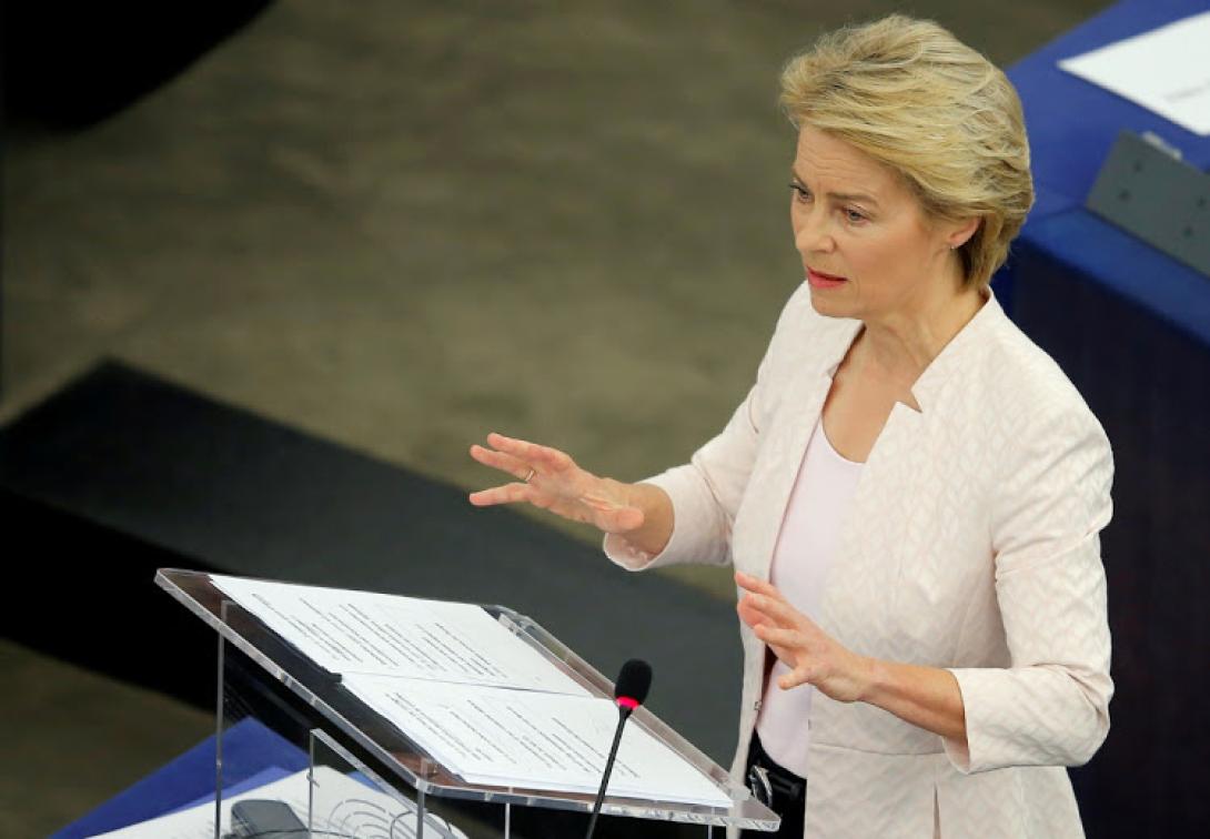 A migrációt és a jogállamiságot is szóba hozta Ursula von der Leyen Varsóban