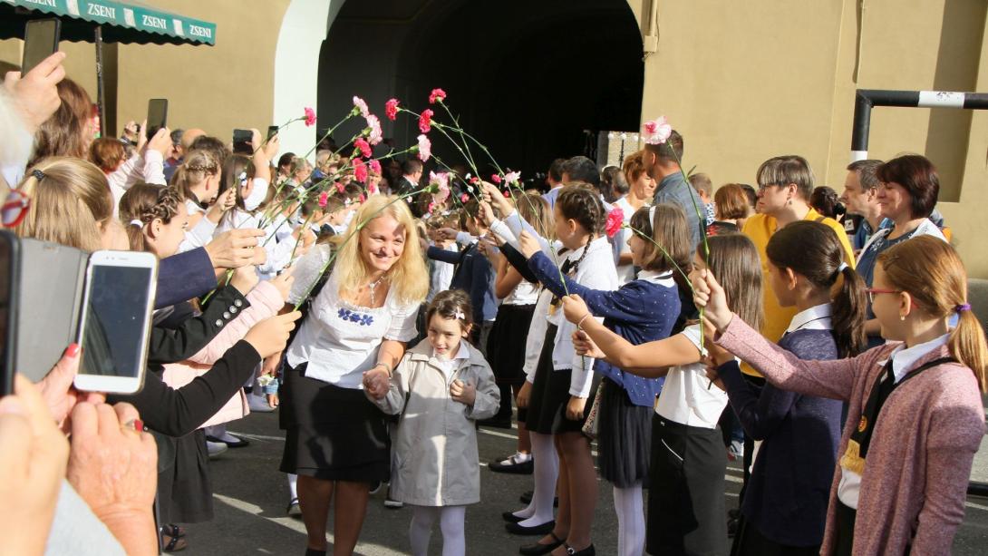 Becsengettek: „Lehetőség az iskola a szellemi és lelki gazdagodáshoz”