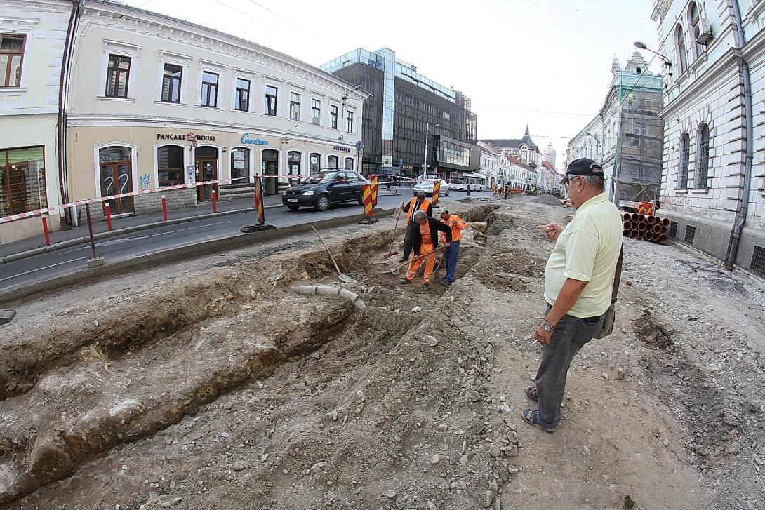 Előbukkant a Híd utcai kaputorony alapozása