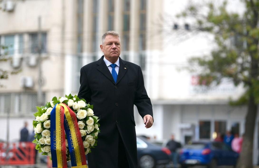 A Colectiv klub előtt koszorúzott Iohannis