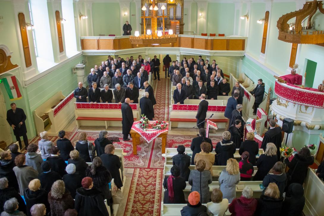 Amíg él az Istentől kapott lélek, minden újjáépíthető