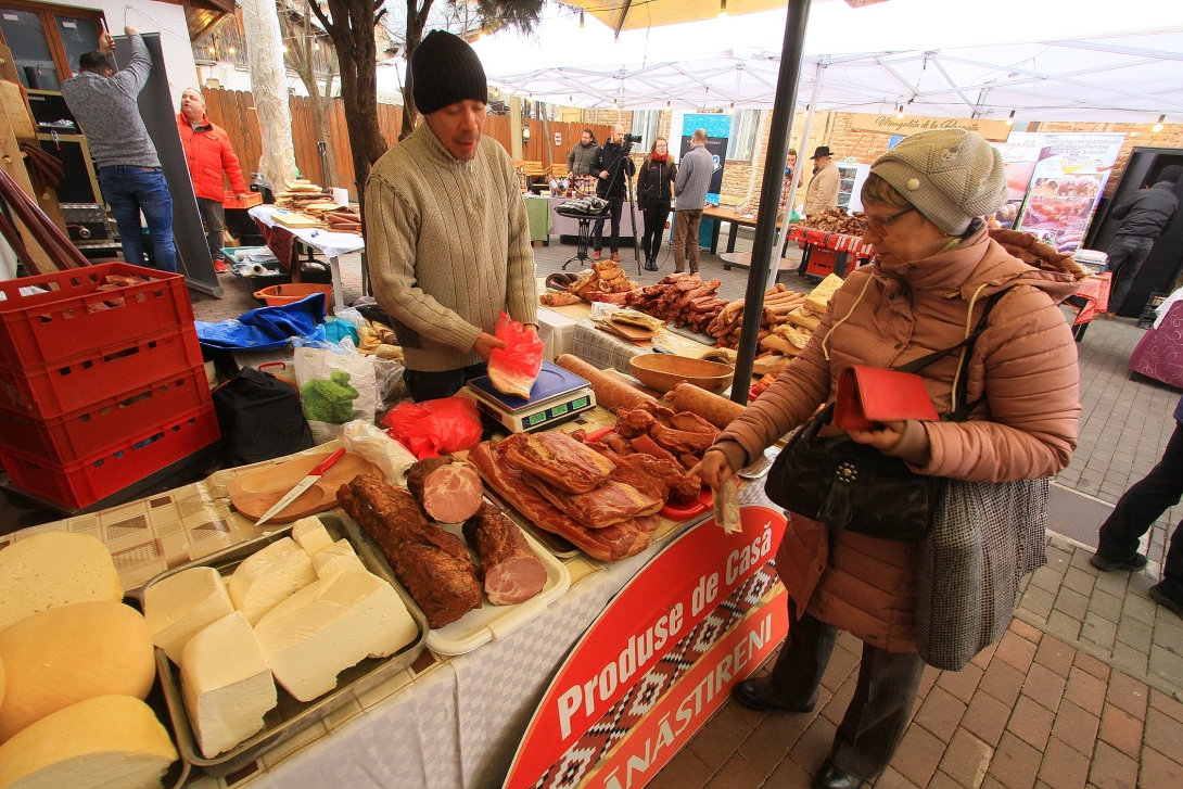 Vasárnapig tart a Szalonnafesztivál