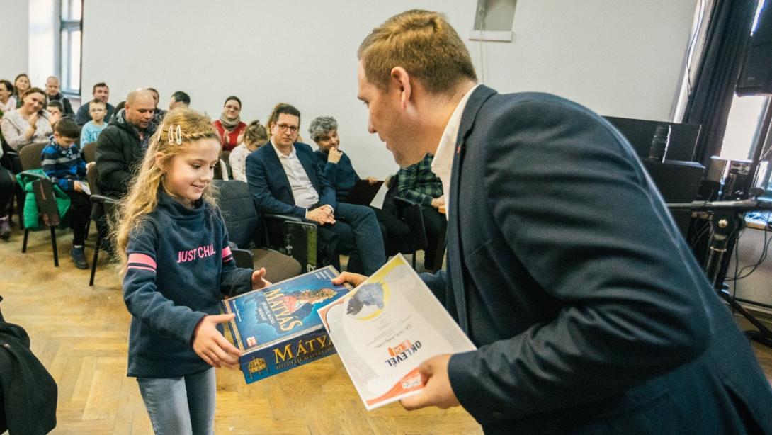 Kiosztották a Mátyás király születésnapja rajz- és fogalmazáspályázat díjait