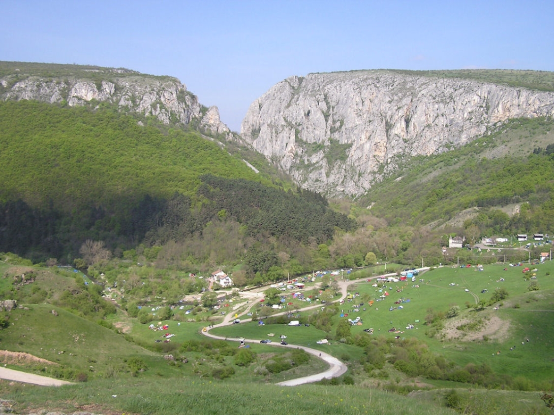 Kétezer lejes büntetésekkel sújtották a Tordai-hasadékban lévőket, #maradjotthon