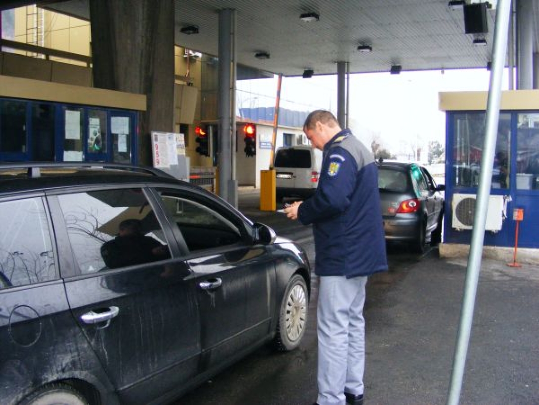 Kilencven százalékkal csökkent a határátkelők forgalma