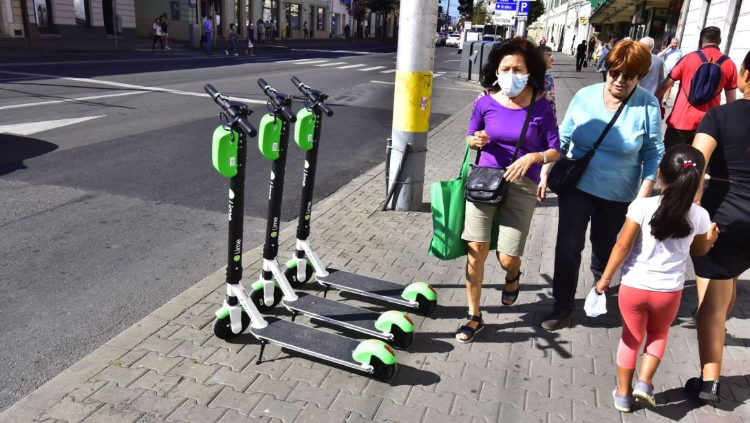 Csípős bírság tenne rendet az e-rollerdzsungelben