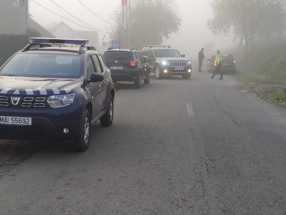 SZOMBATTÓL VESZTEGZÁR ALATT SZÉK ÉS TORDASZENTLÁSZLÓ