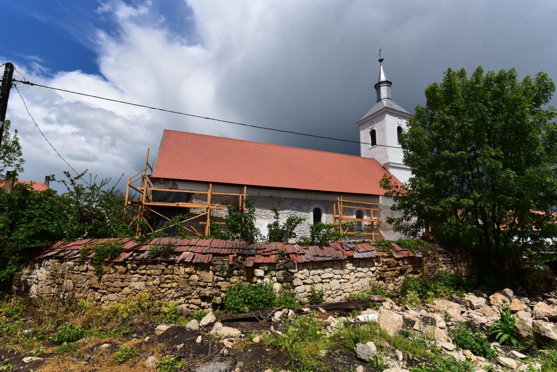 Régészeti ásatás a sztánai református templomnál