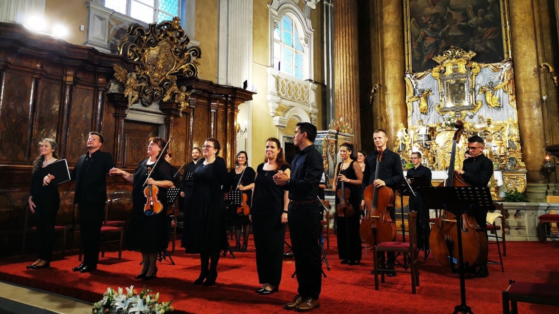 „Orgonakeresztelő” a piarista templomban