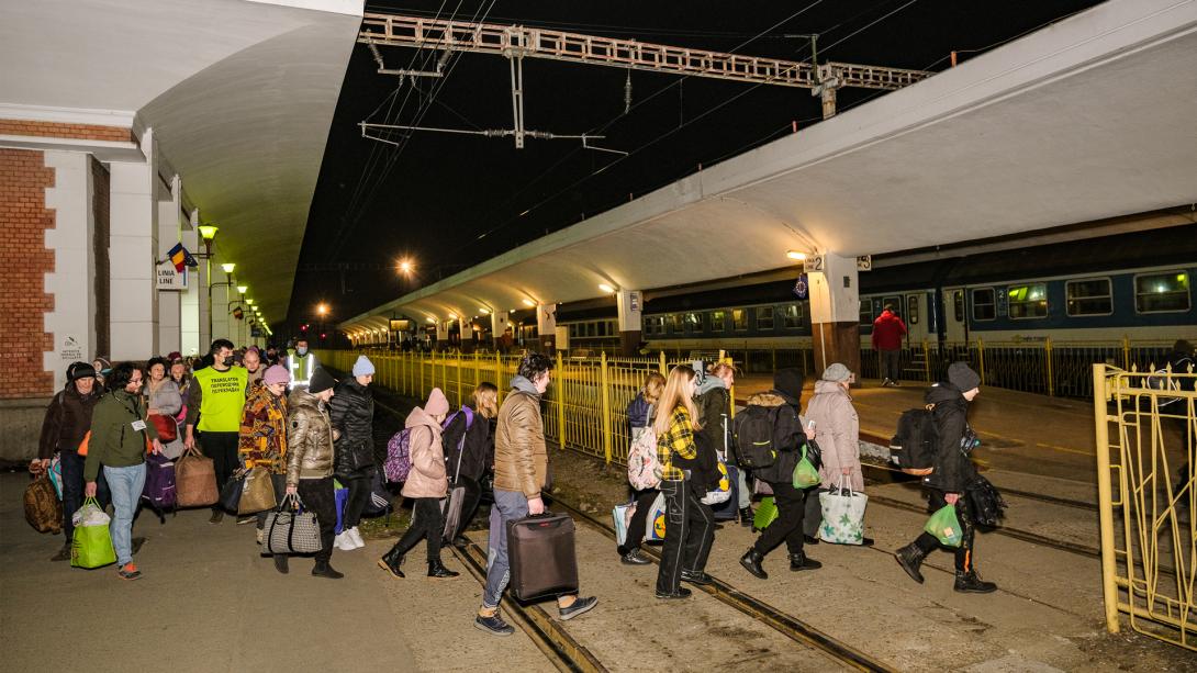 Emberek, sorsok: ukrajnai menekültek átutazóban Kolozsváron