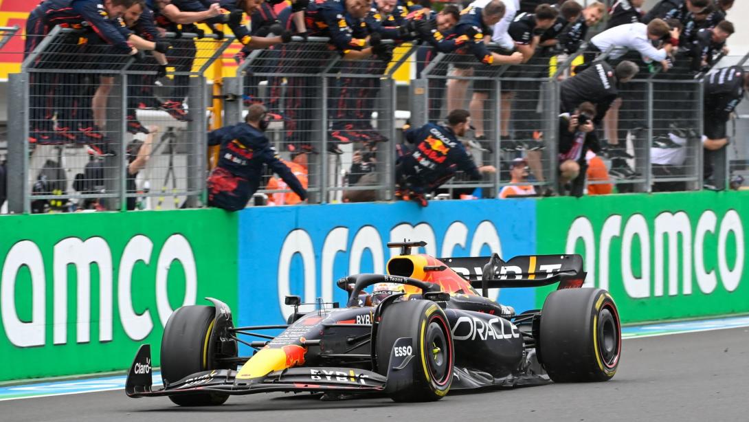 Max Verstappen először nyert Mogyoródon