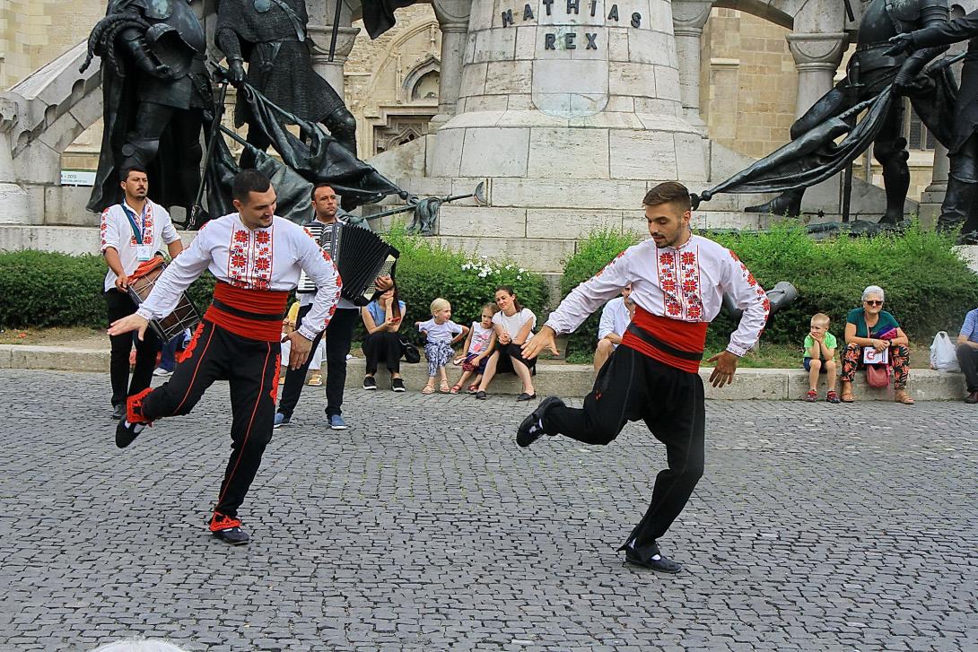 Újabb nemzetközi tánckavalkád a Főtéren