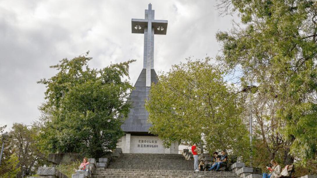 Boc szerint mégsem bontják le a fellegvári keresztet