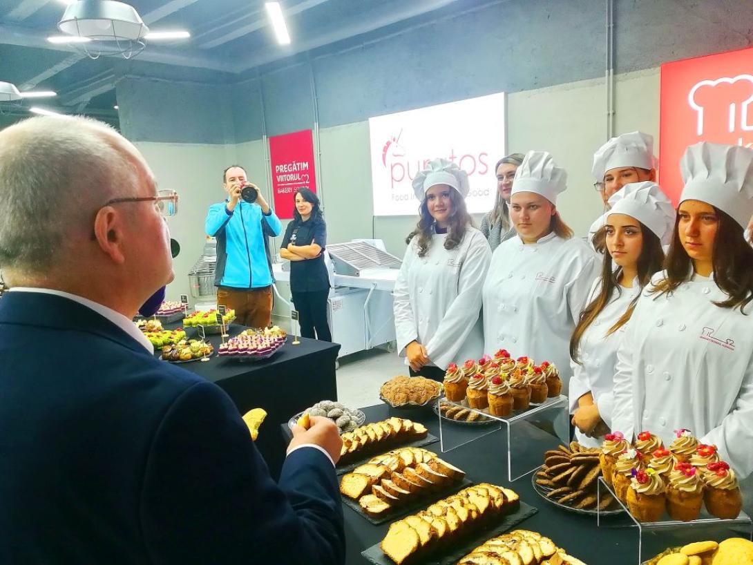 Pékeket és cukrászokat képez a Bakery School