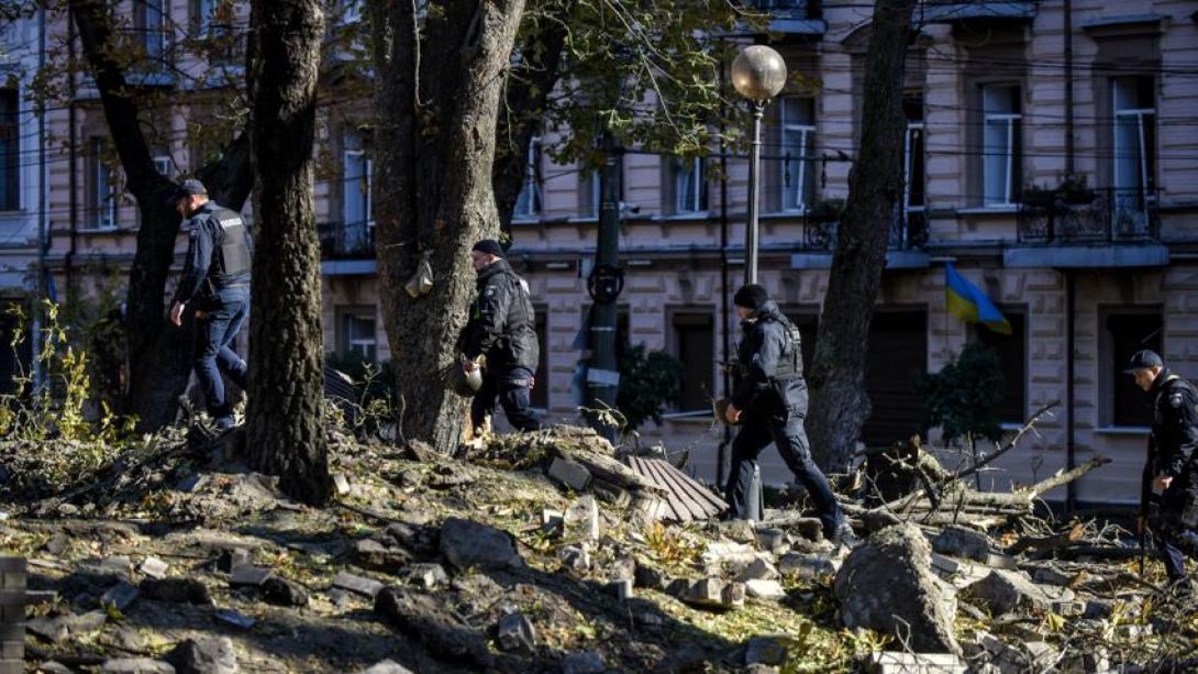 Bukaresti Kilencek: az ukrán városok bombázása háborús bűncselekmény
