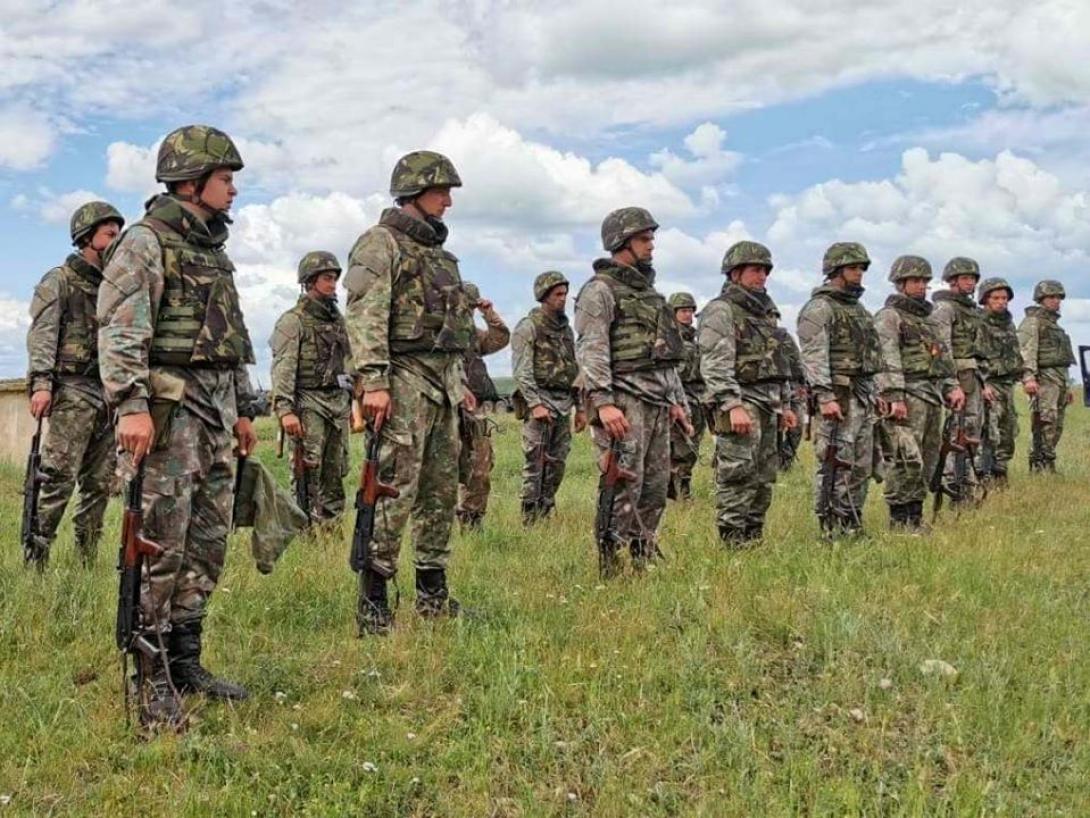 Idén kétszer annyi hivatásos katona lépett ki a román hadseregből, mint tavaly