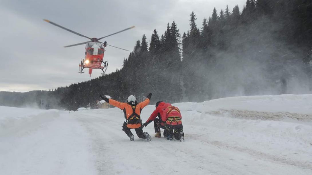 Helikopterrel szállítottak kórházba egy sérültet a hegyimentők