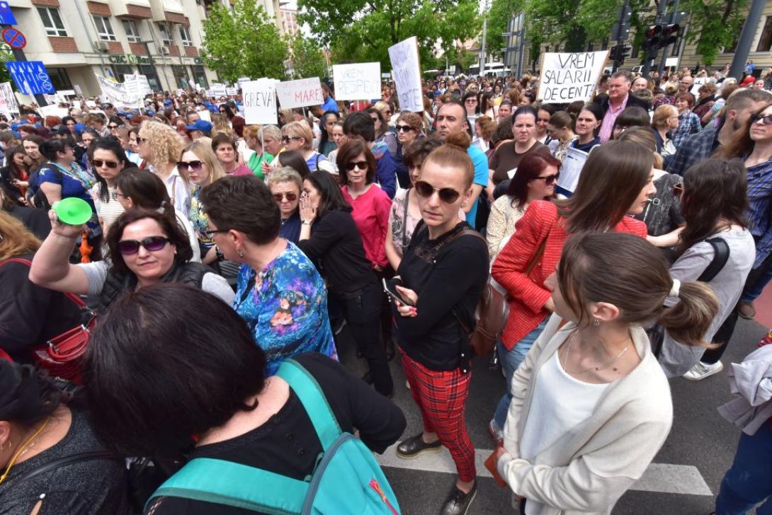 Elutasították a kormány ajánlatát, folytatódik az általános sztrájk a tanügyben