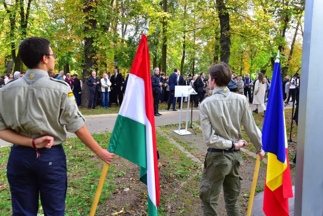 Ünnepi megemlékezés Kolozsváron a sétatéri ’56-os emlékműnél