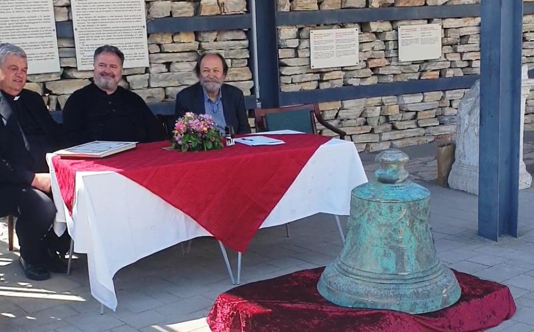 Hazakerült Budapestről a kolozsborsai görögkatolikus templom harangja
