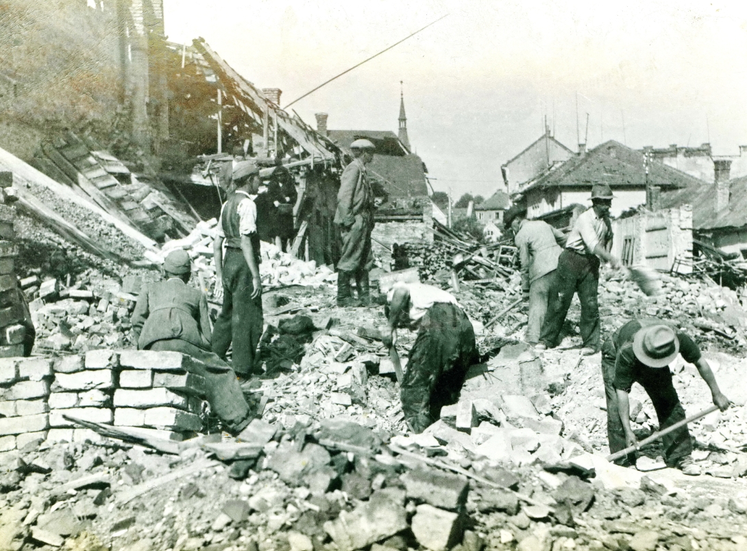 Kolozsvár, bombázás, archív,