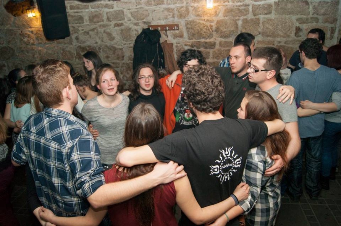 Mai recept: Egy csipetnyi retró és két kiskanál rock ‚n’ roll 