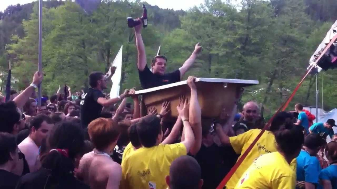 Intim Torna a KMDSZ Gólyabálon